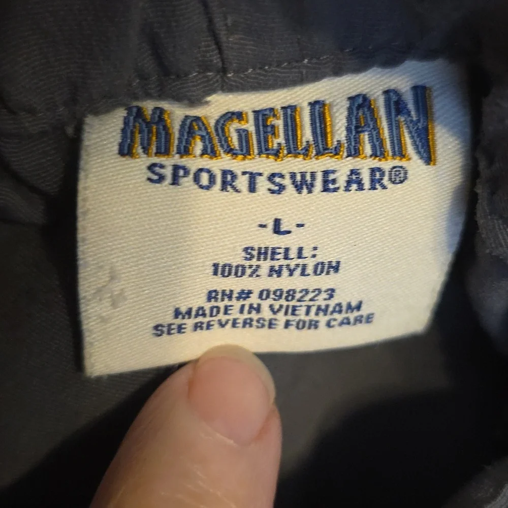 Magellan Outdoors Men's Gray Cargo Shorts Relaxed Fit Web Snap Belt Sz‎ L EUC